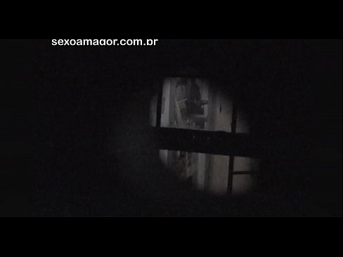 ❤️ Blondie dirakam video secara rahsia oleh intip kawasan kejiranan yang tersembunyi di sebalik batu bata kosong Lucah pada ms.mrvideospornogratis.ru